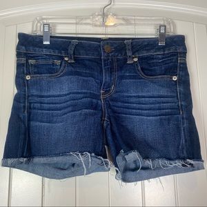 LIKE NEW- American Eagle Dark Wash Jean Shorts Size 8